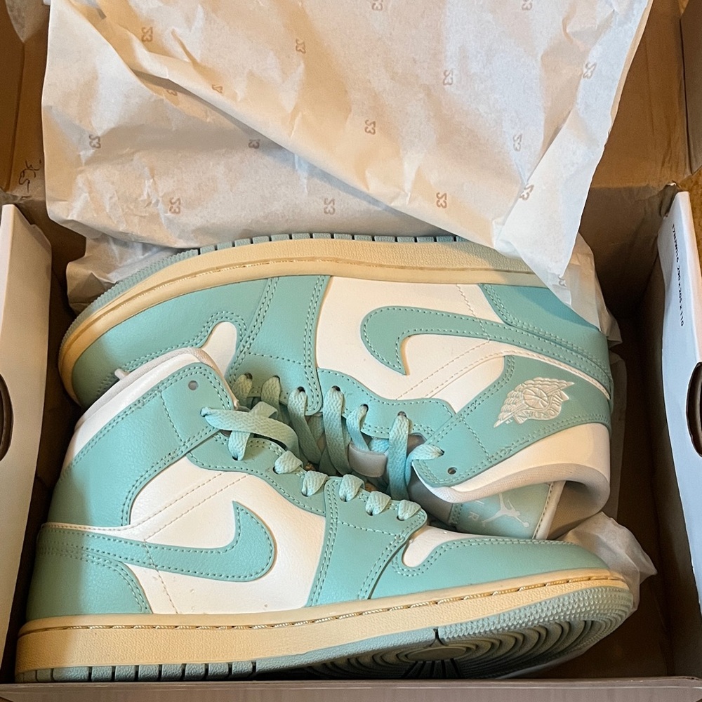 Nike Women's Sneakers - Mint Green and White